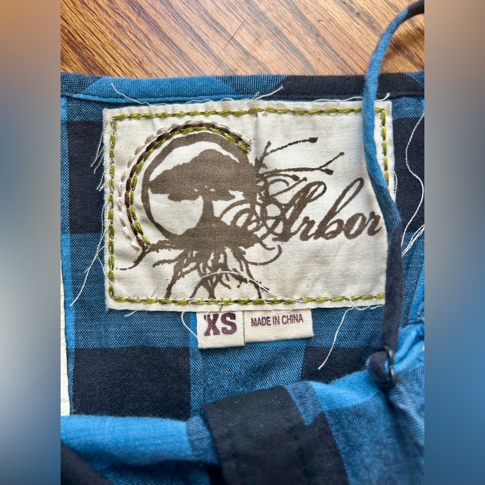 Arbor Button Down Tank Top - Picture 3 of 9